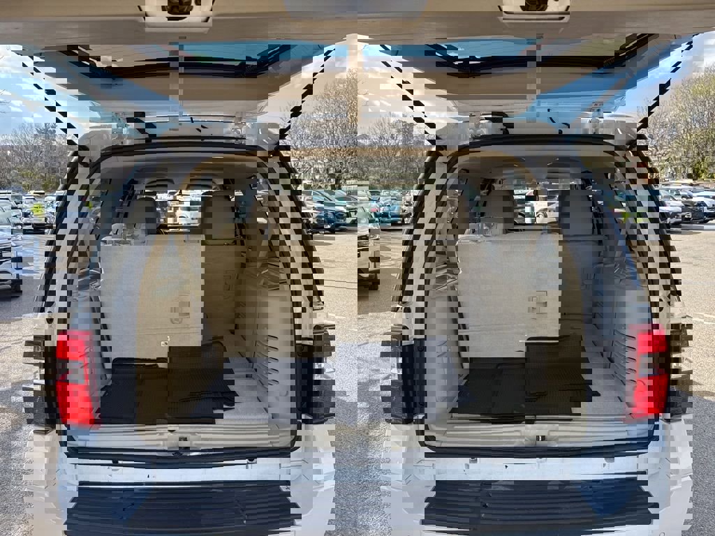 Used 2015 Ford Expedition XLT image 28