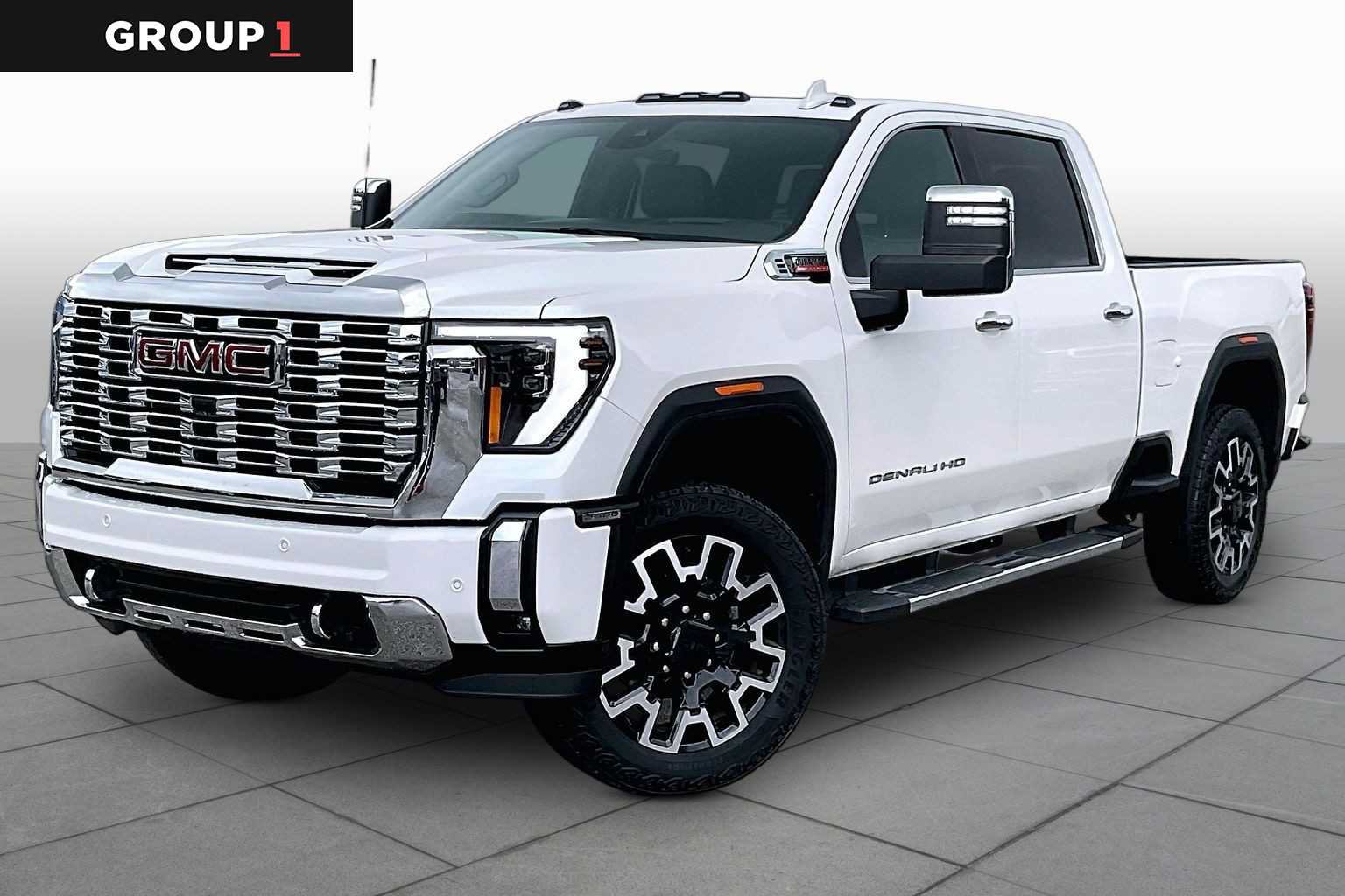 Used 2024 GMC Sierra 2500 Denali w/ Technology Package AWD/4WD image 1