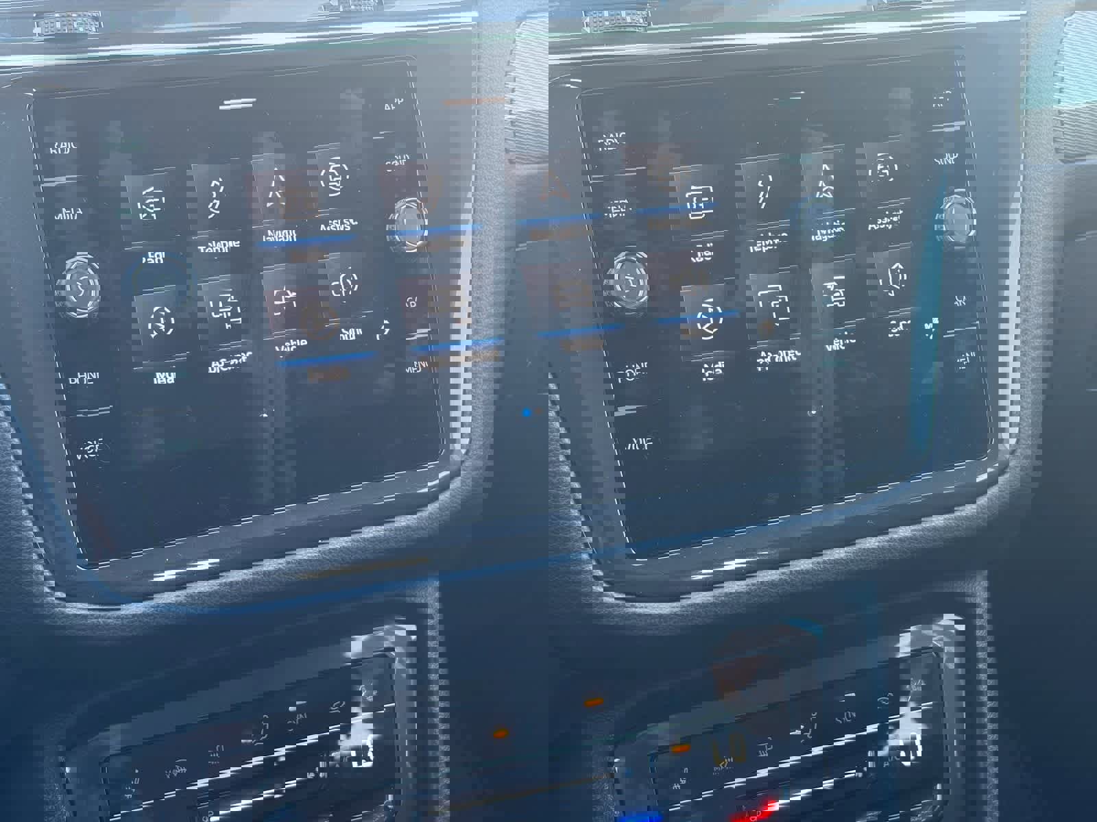 Used 2022 Volkswagen Tiguan SE image 23