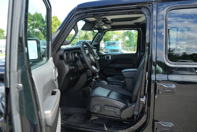 Used 2023 Jeep Gladiator Overland AWD/4WD image 12