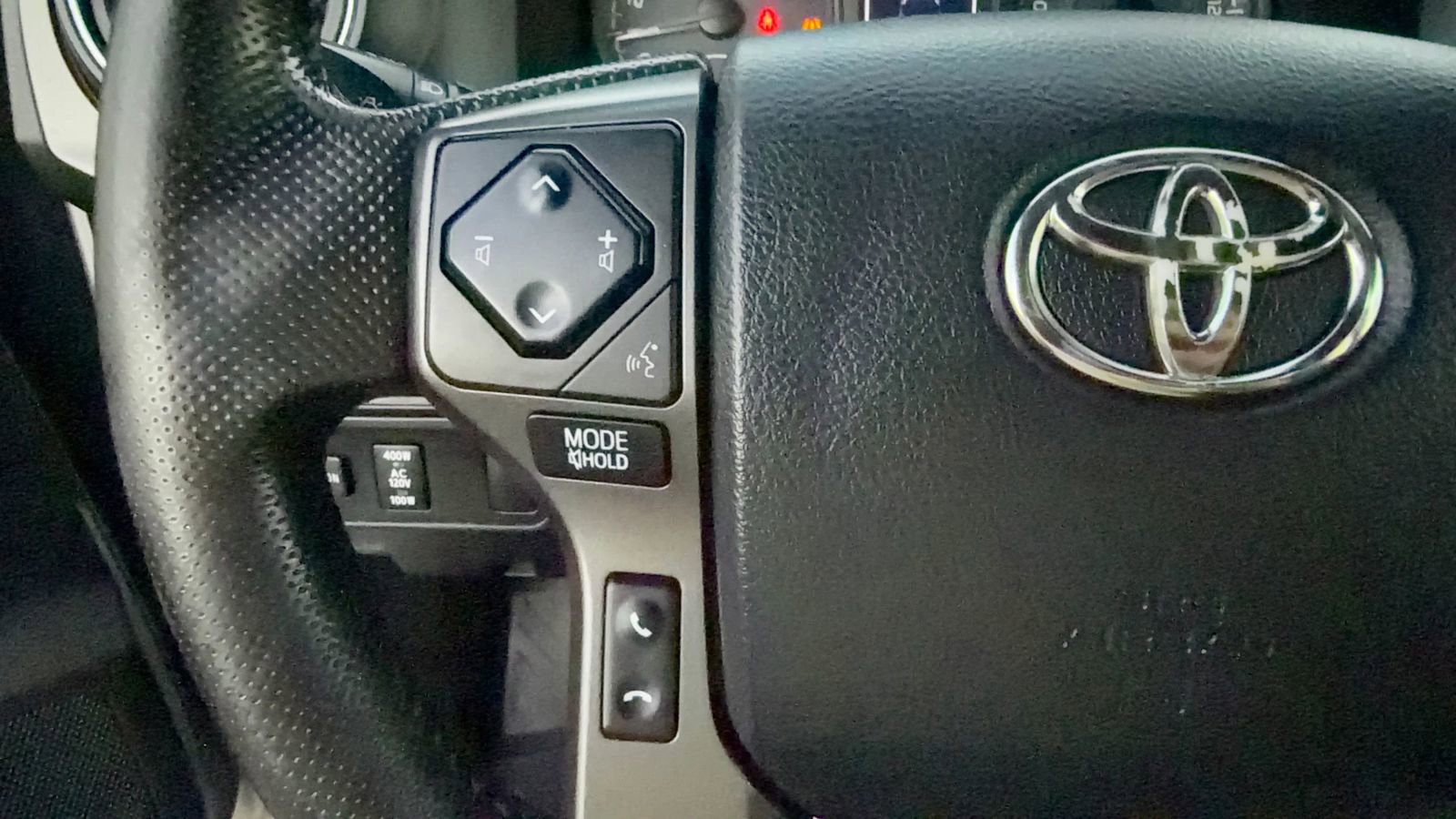 Used 2016 Toyota Tacoma TRD Sport image 16