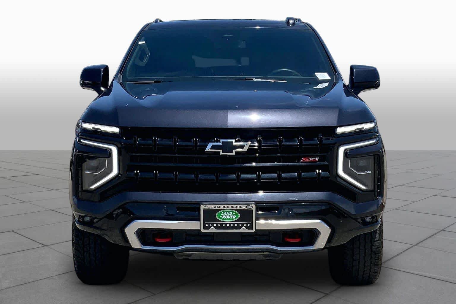 Used 2025 Chevrolet Suburban Z71 AWD/4WD image 4