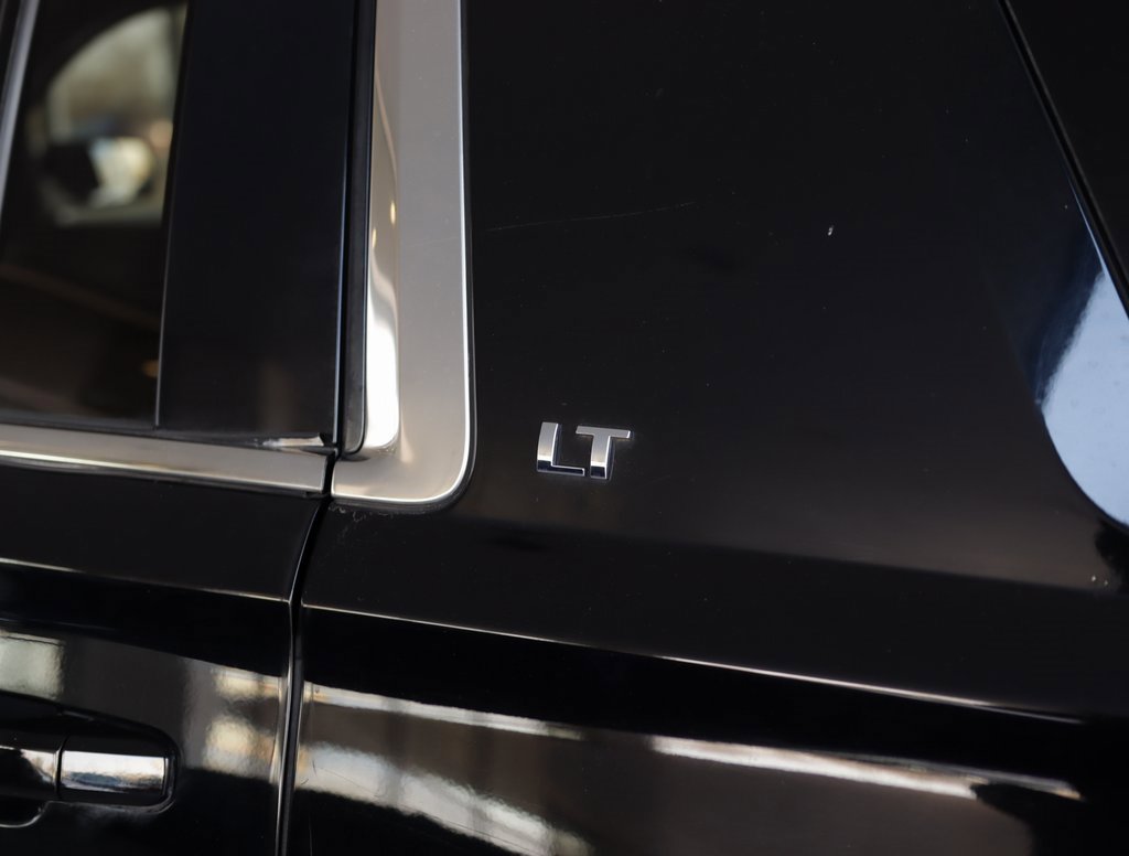 Used 2015 Chevrolet Suburban LT image 39