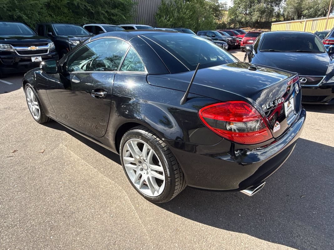 Used 2009 Mercedes-Benz SLK 300 image 5