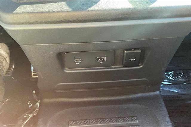 Used 2022 Land Rover Defender 110 X image 36