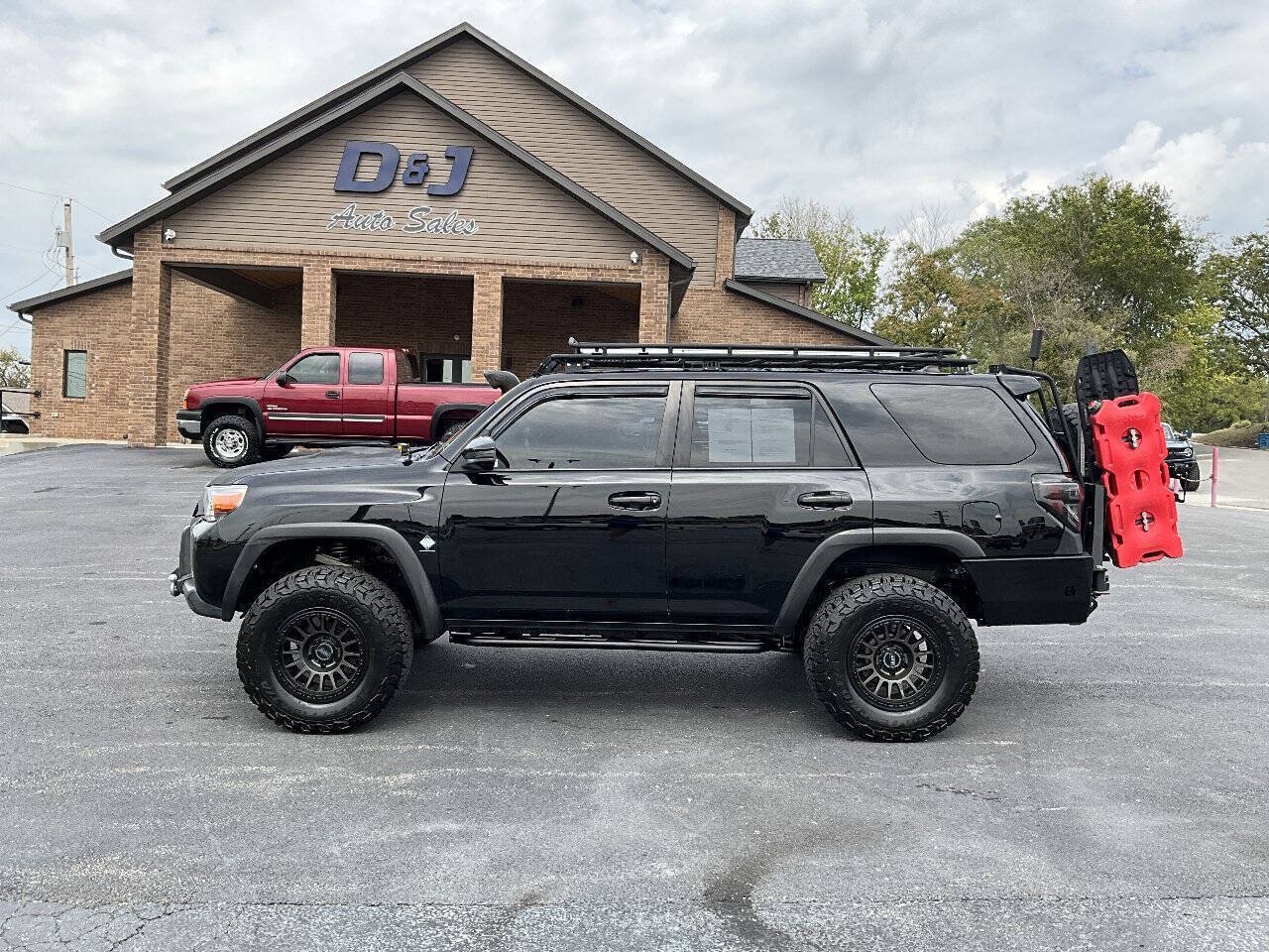Used 2011 Toyota 4Runner Trail AWD/4WD image 2