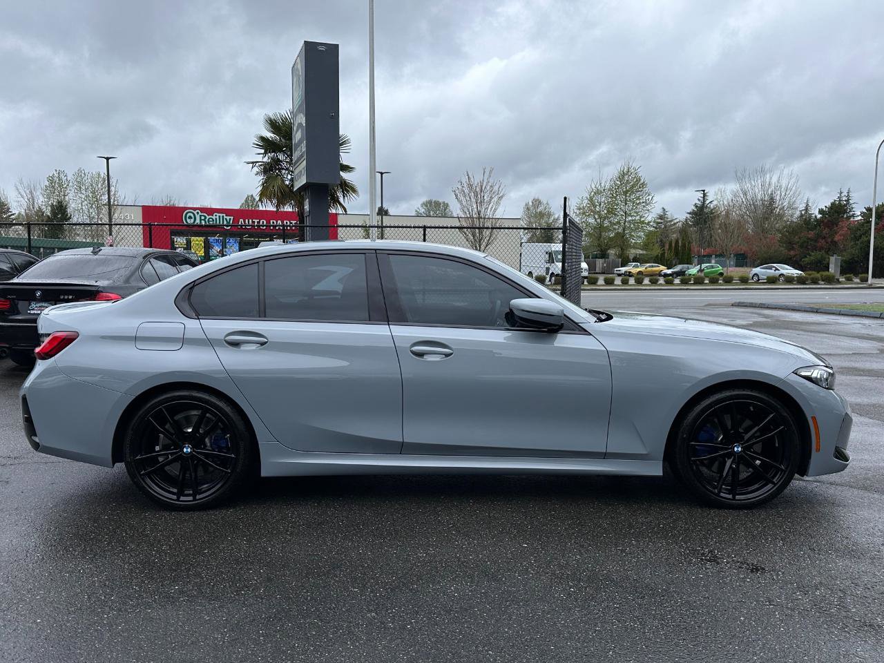 Used 2024 BMW 330i Sedan w/ M Sport Package RWD image 11
