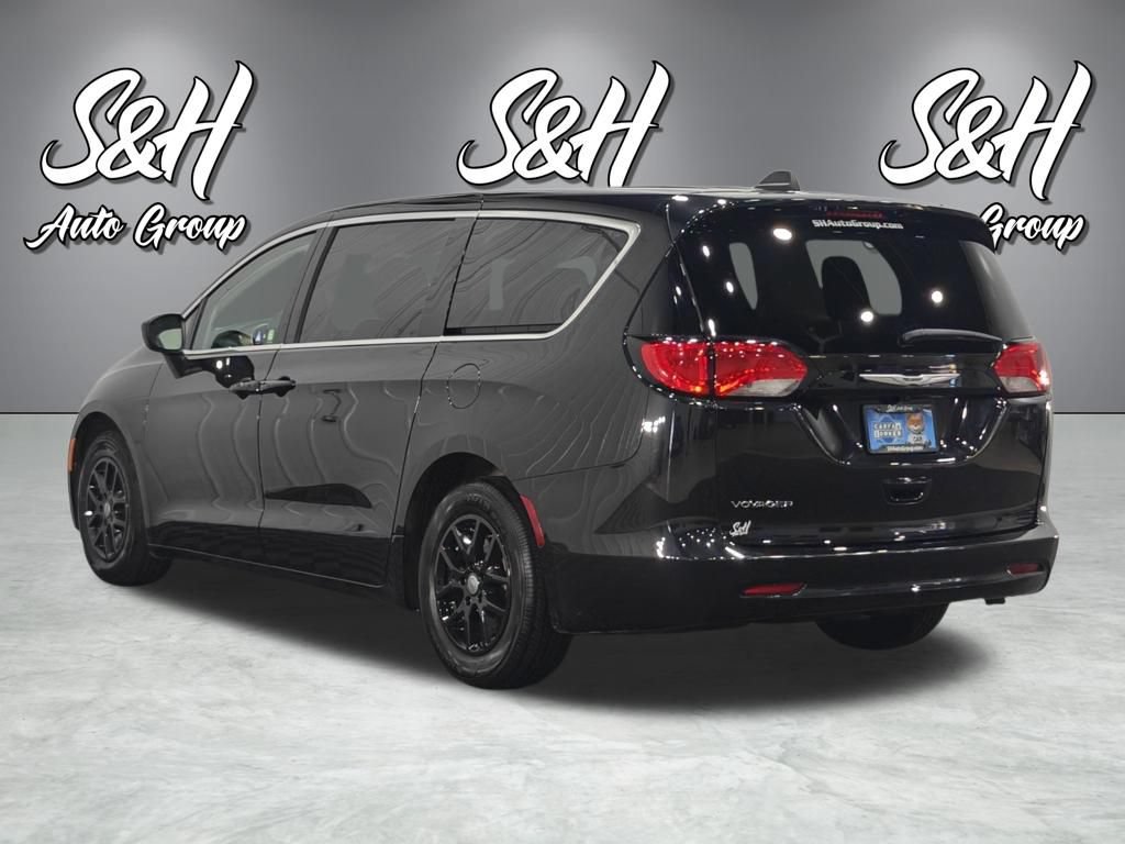 Used 2023 Chrysler Voyager LX FWD image 15