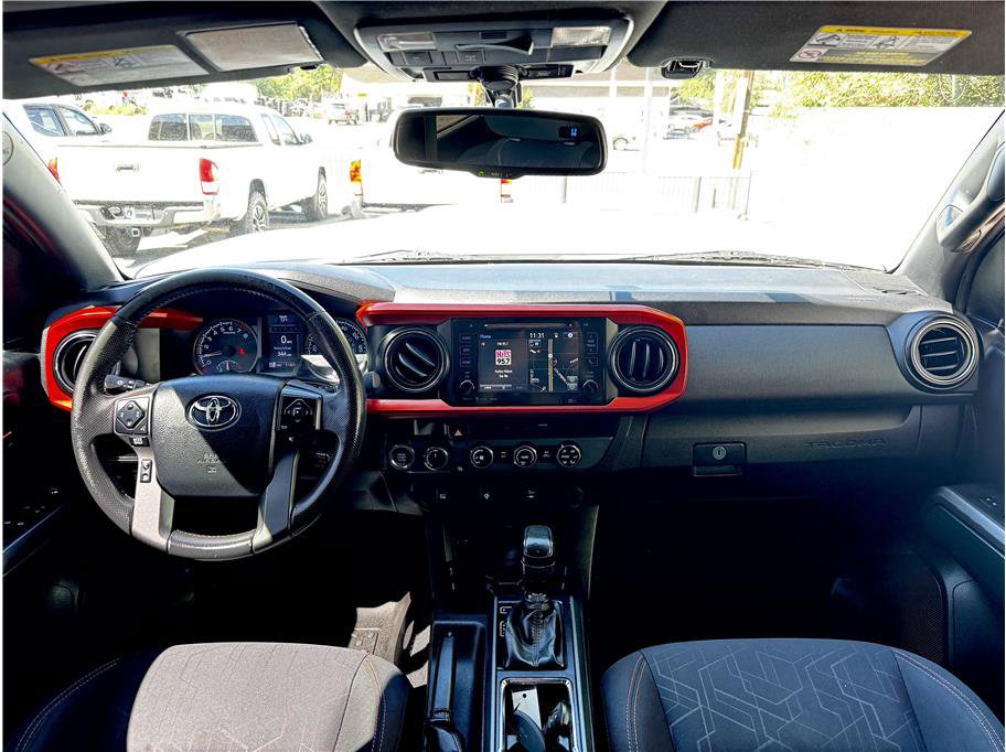 Used 2016 Toyota Tacoma TRD Off-Road w/ Towing Package AWD/4WD image 17