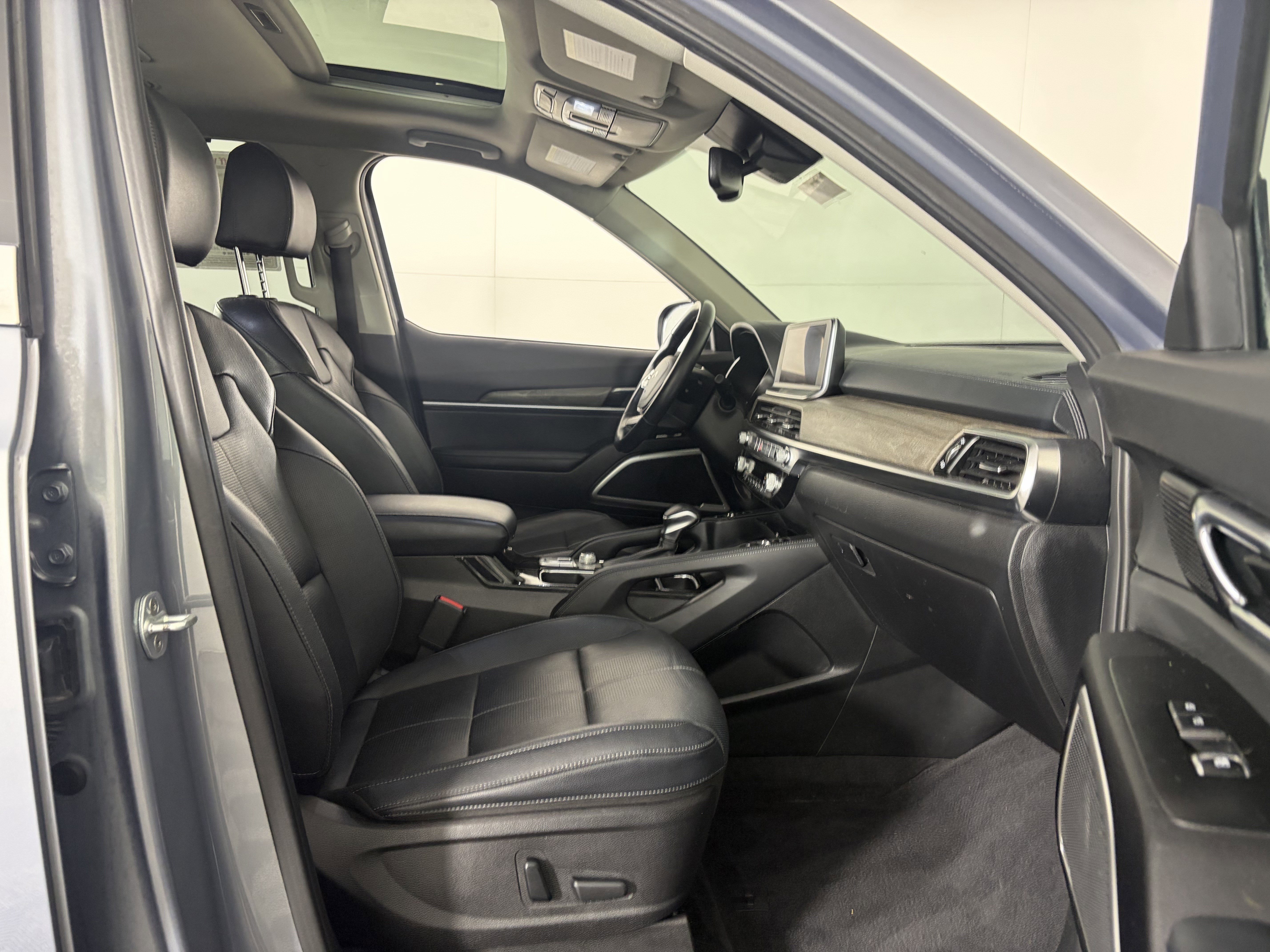 Used 2022 Kia Telluride EX w/ EX Premium Package image 46