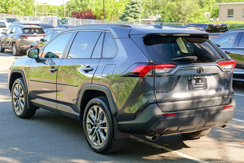 Used 2023 Toyota RAV4 XLE Premium AWD/4WD image 5
