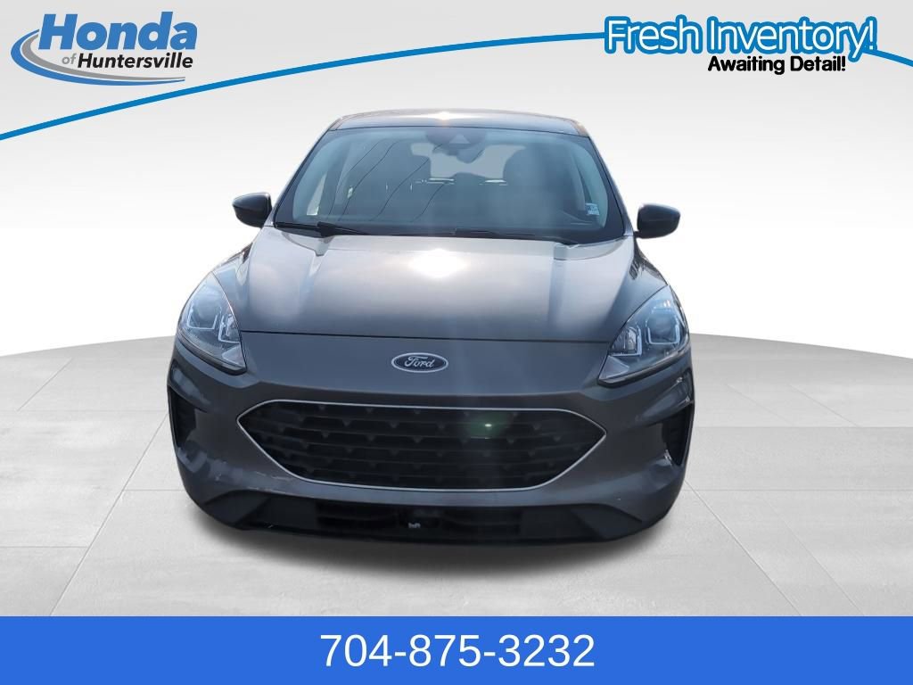 Used 2021 Ford Escape SE w/ SE Sport Appearance Package image 3