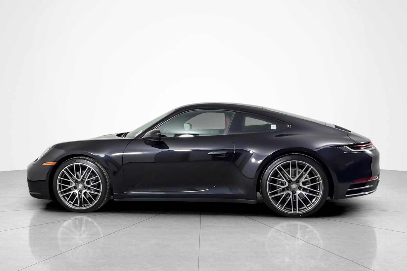 Used 2024 Porsche 911 Carrera w/ Premium Package image 2
