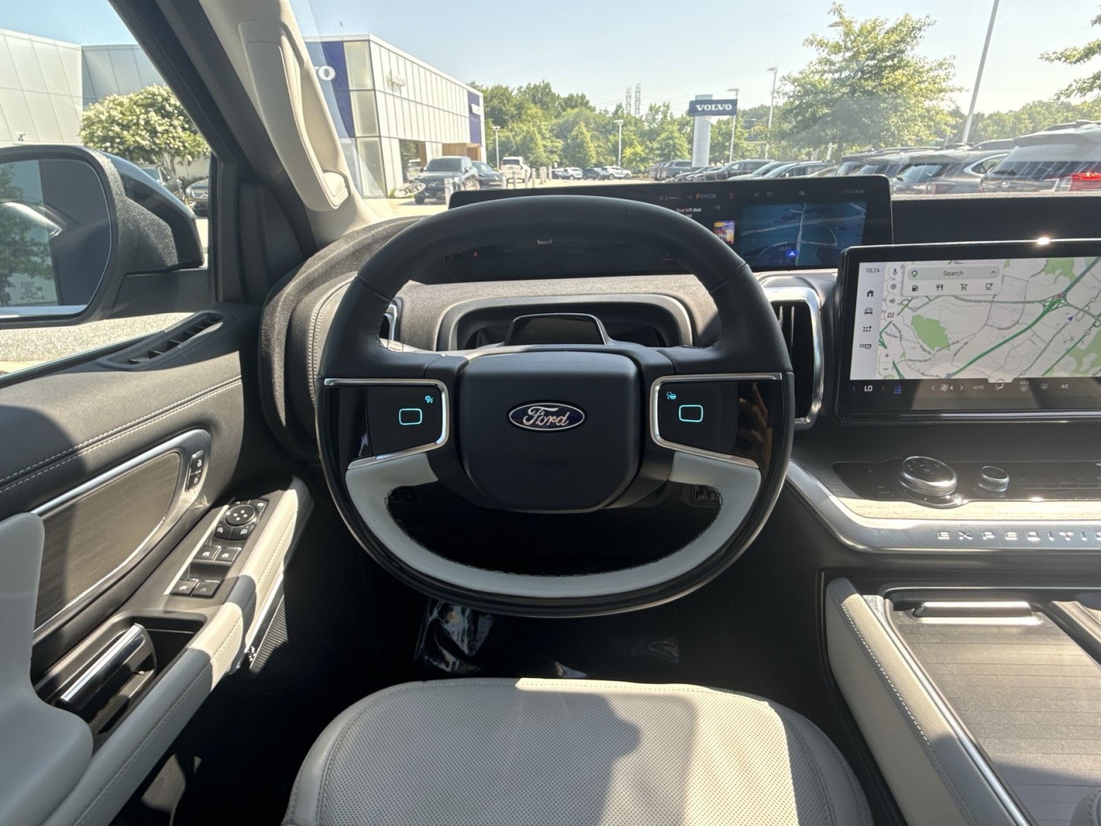 Used 2025 Ford Expedition Platinum AWD/4WD image 16