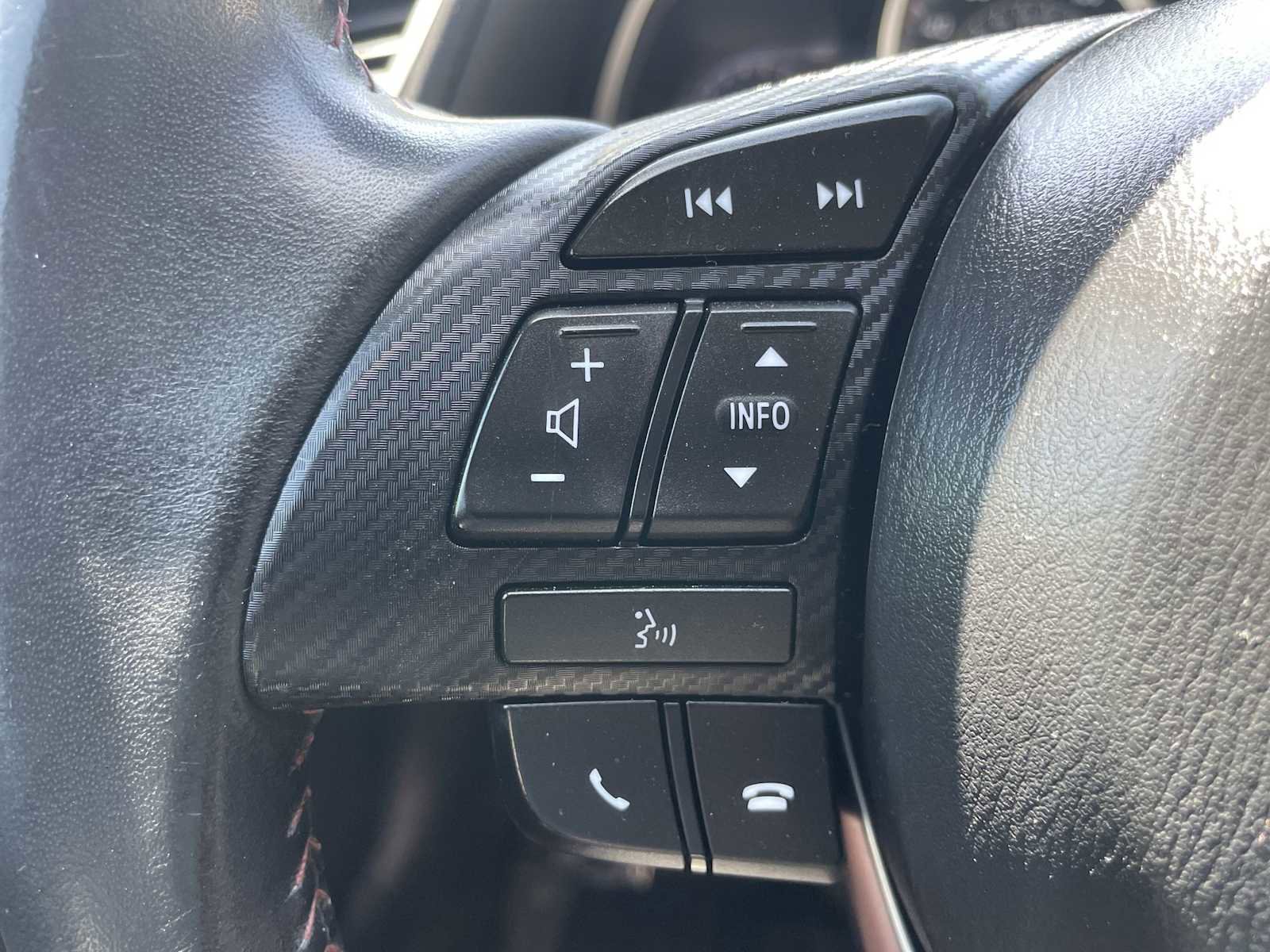 Used 2015 MAZDA MAZDA3 i Touring image 14