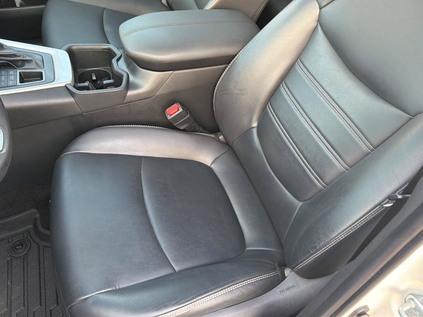 Certified 2024 Toyota RAV4 XLE Premium AWD/4WD image 29