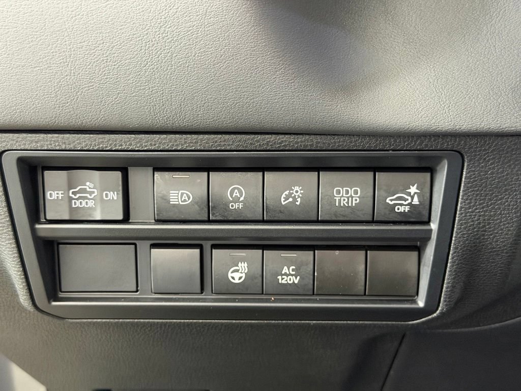 Used 2023 Toyota Tundra Platinum AWD/4WD image 28