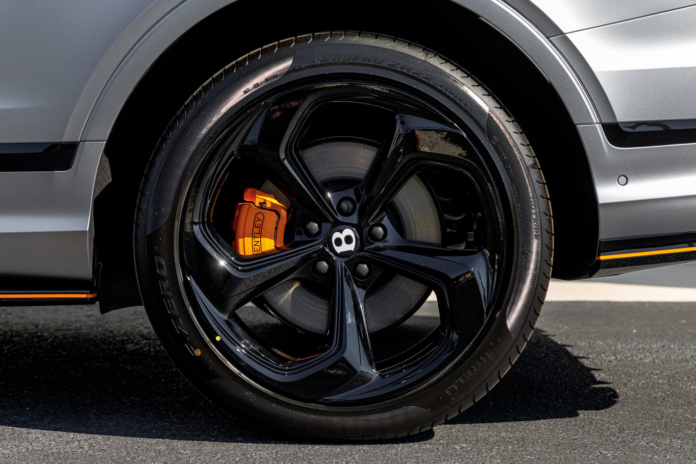 New 2025 Bentley Bentayga image 16