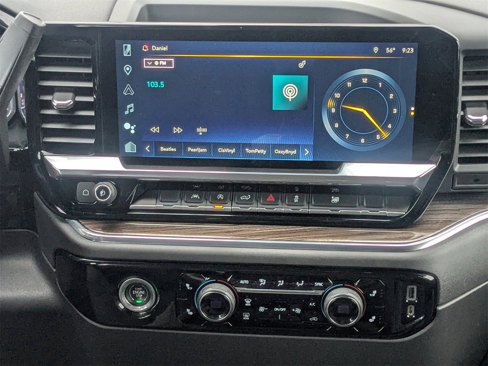 Used 2023 Chevrolet Silverado 1500 LT image 17