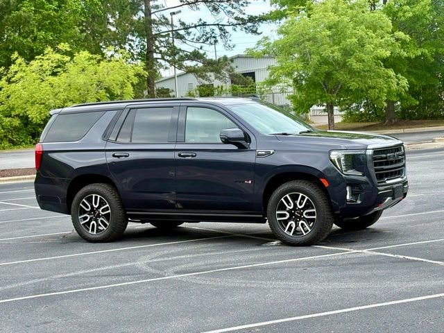 Used 2023 GMC Yukon AT4 w/ Technology Package AWD/4WD image 10