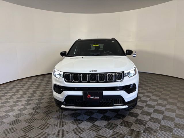 Used 2023 Jeep Compass Limited w/ Elite Group AWD/4WD image 2