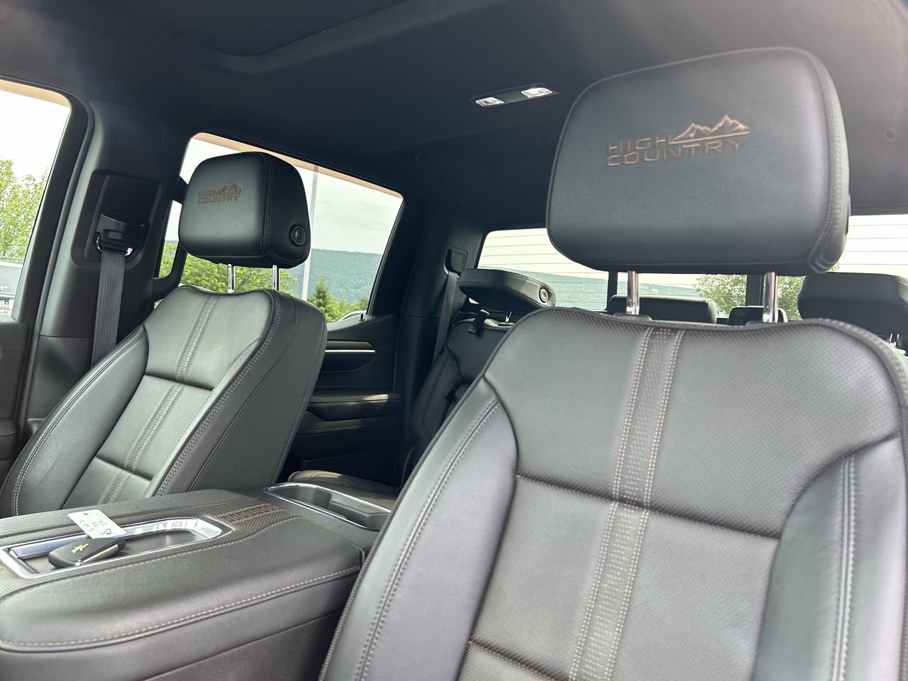 Used 2022 Chevrolet Silverado 1500 High Country AWD/4WD image 23