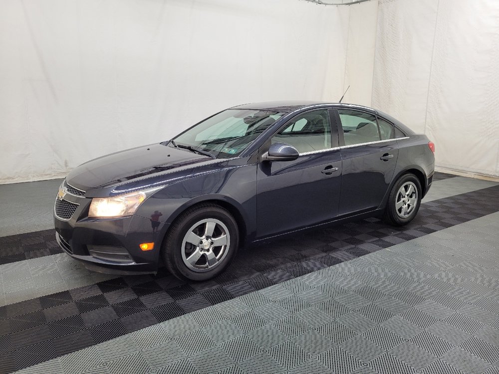 Used 2014 Chevrolet Cruze LT FWD image 2