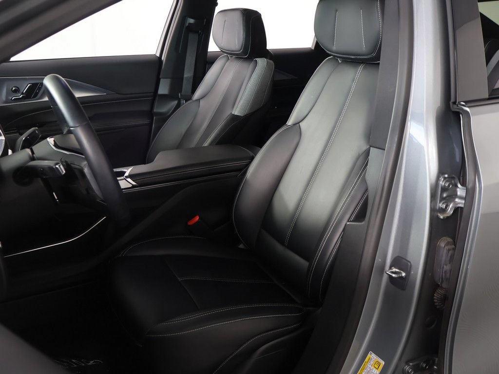 Used 2024 Cadillac Lyriq Tech RWD image 31