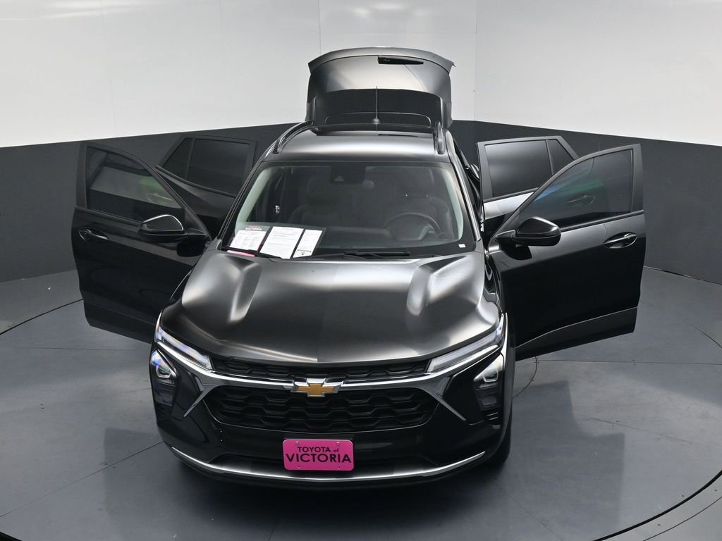 Used 2025 Chevrolet Trax LT w/ Driver Confidence Package image 26