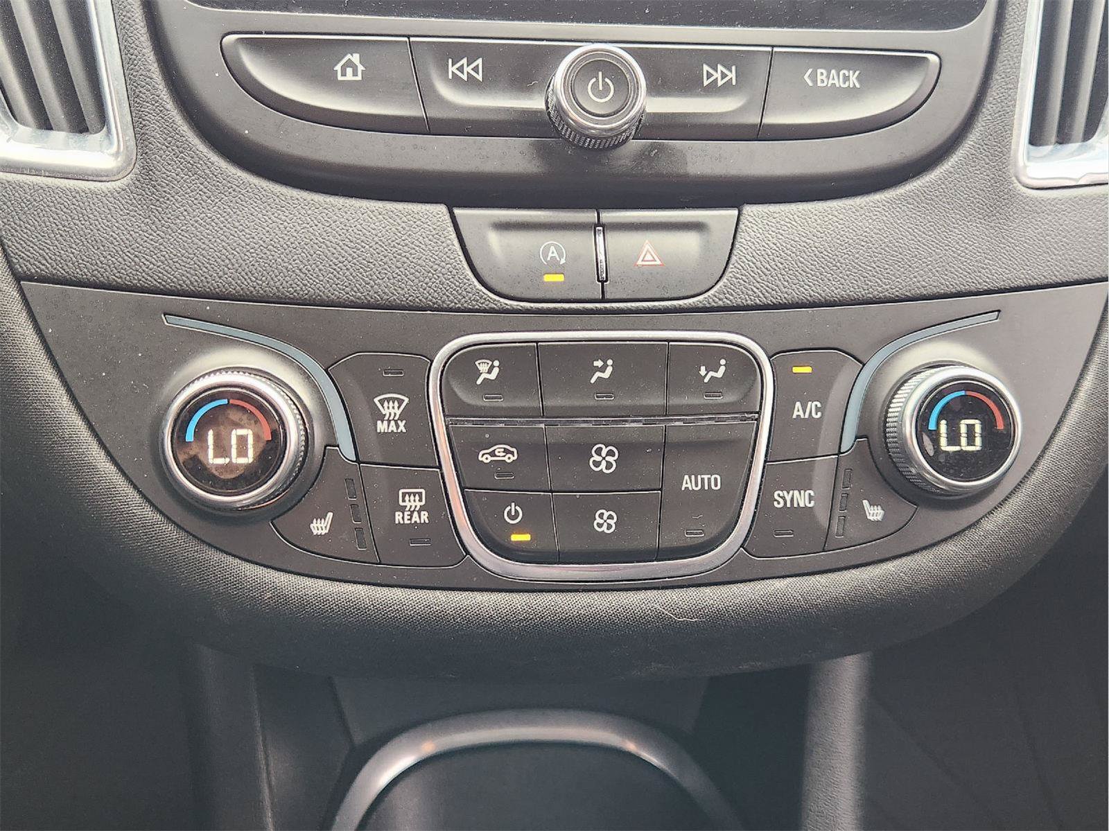 Used 2020 Chevrolet Malibu LT FWD image 19