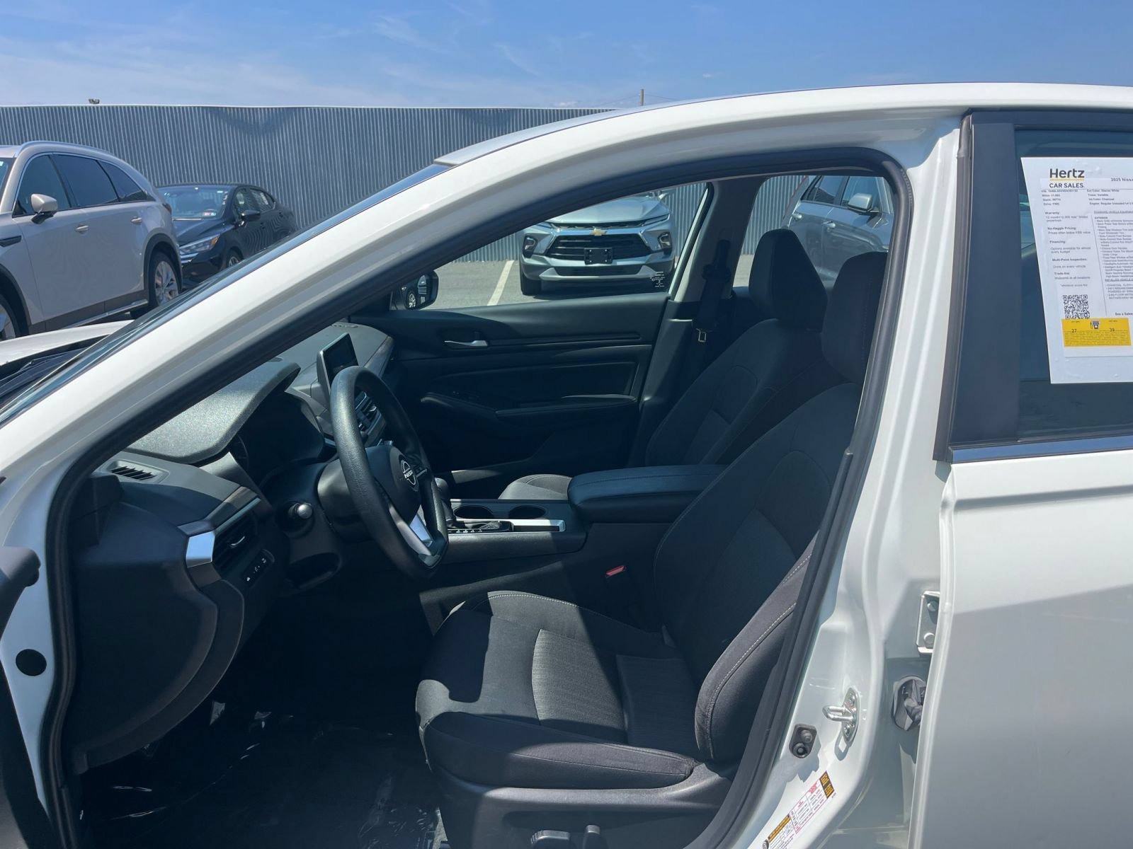 Used 2025 Nissan Altima 2.5 SV FWD image 27