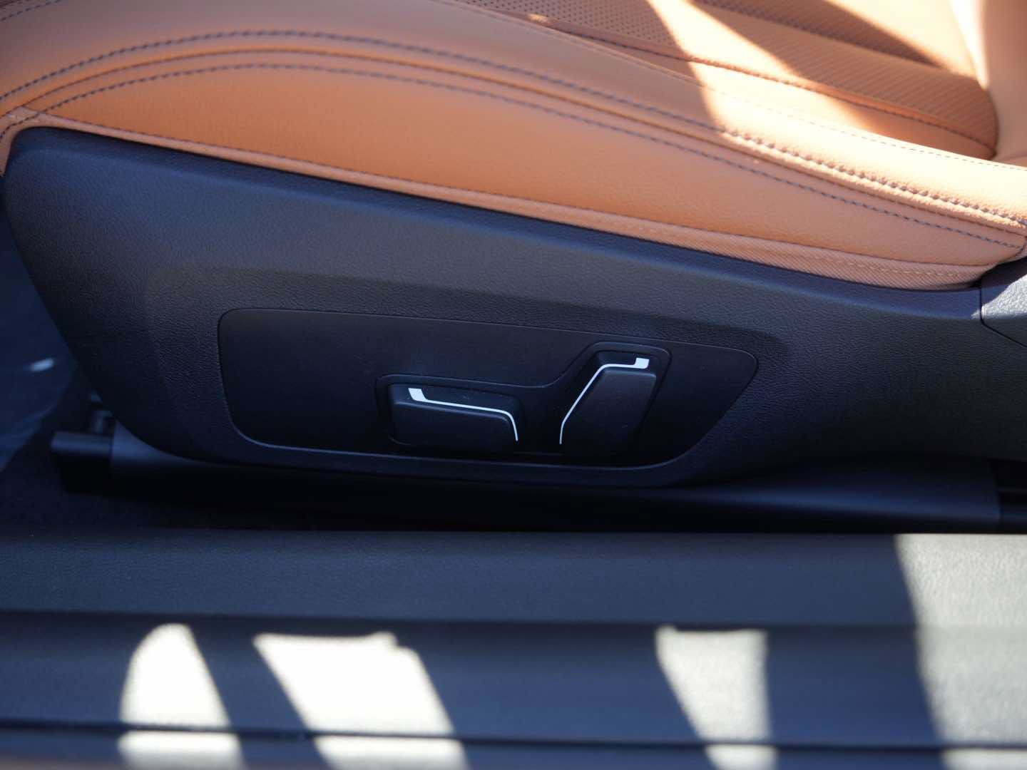Used 2025 BMW M240i Coupe RWD image 12