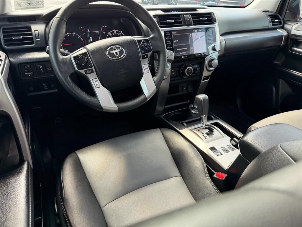Used 2022 Toyota 4Runner SR5 Premium w/ Moonroof Package AWD/4WD image 11