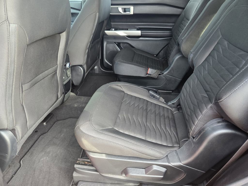 Used 2021 Ford Explorer XLT image 27