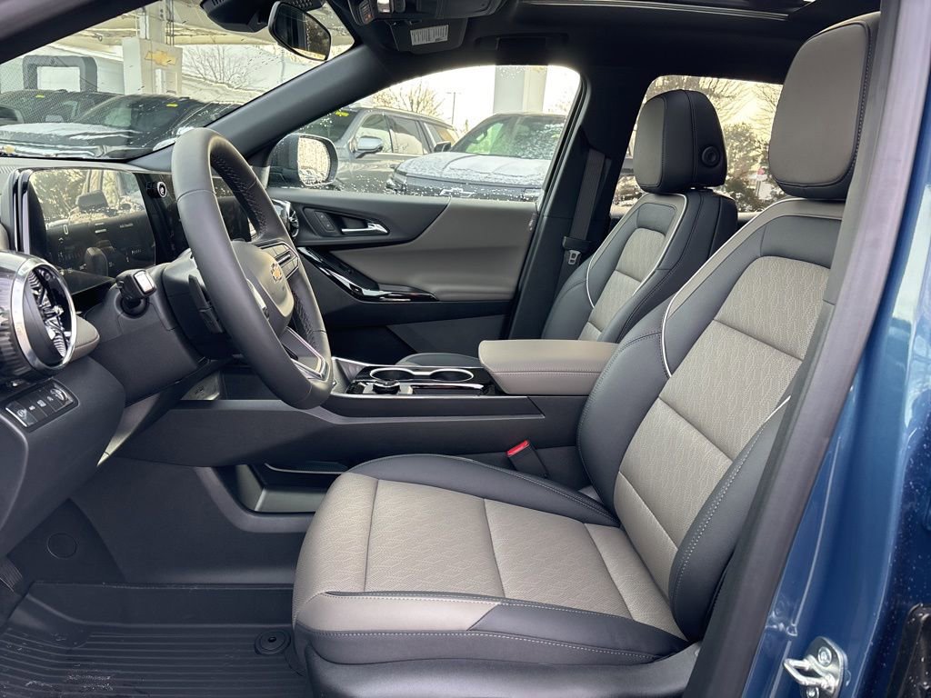 New 2026 Chevrolet Equinox LT w/ Convenience Package II image 18