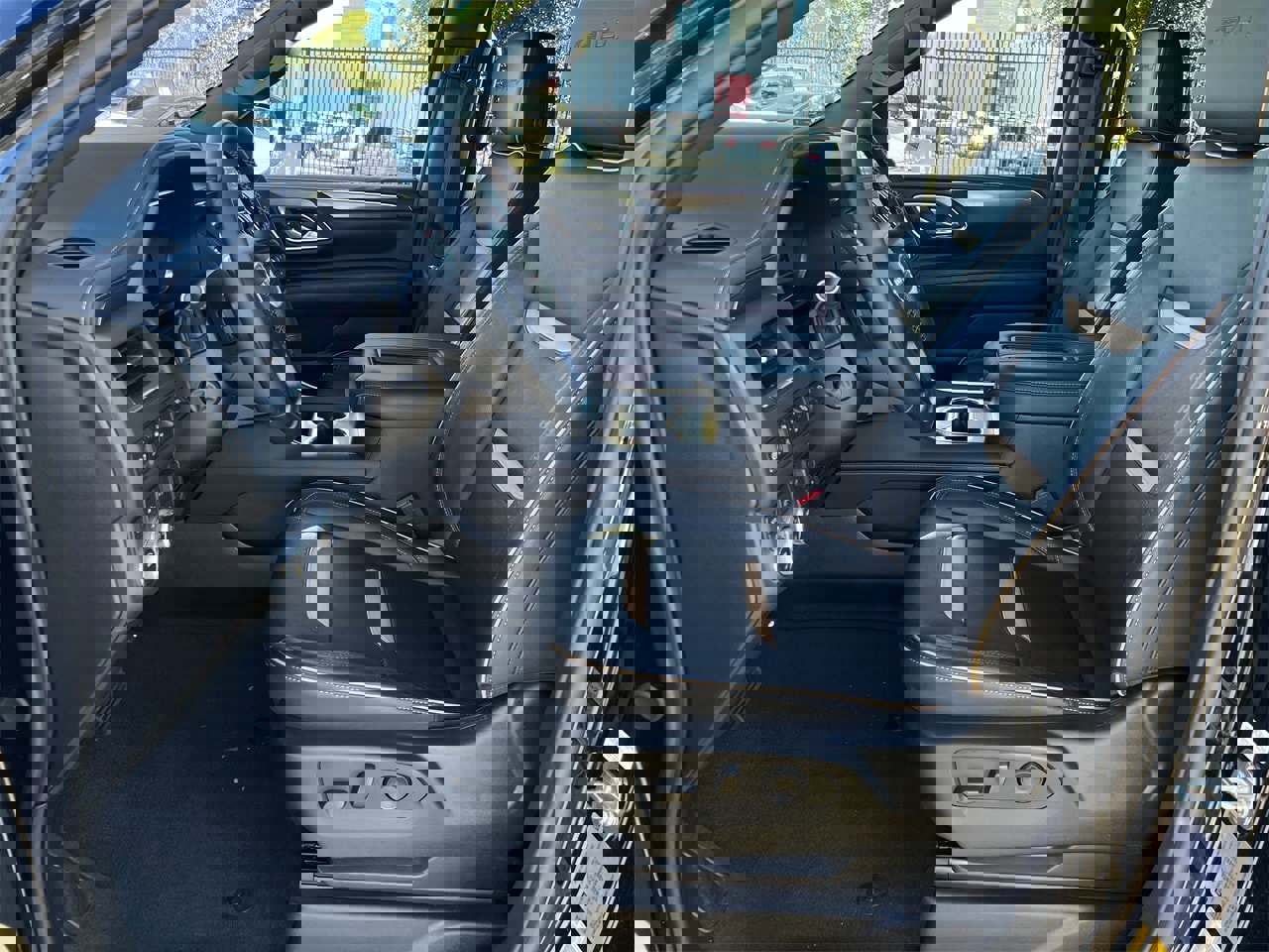 Used 2024 GMC Yukon AT4 w/ AT4 Premium Plus Package image 20