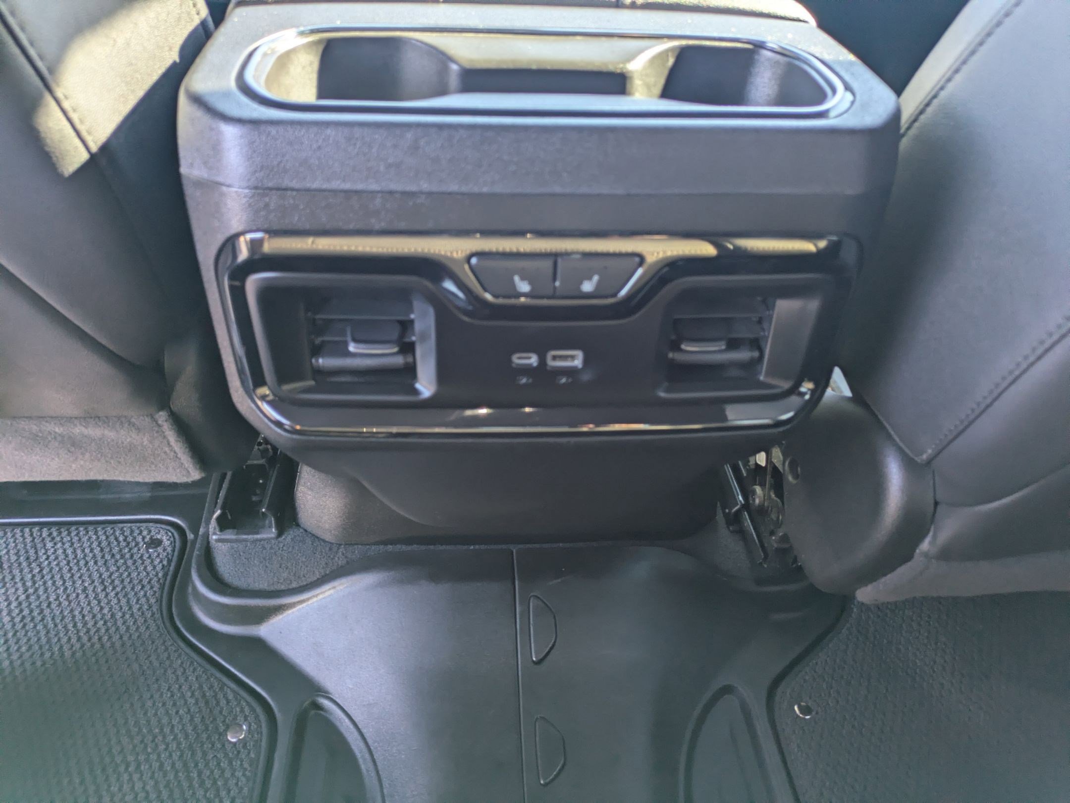 Used 2024 GMC Sierra 2500 AT4 w/ AT4 Premium Plus Package image 16