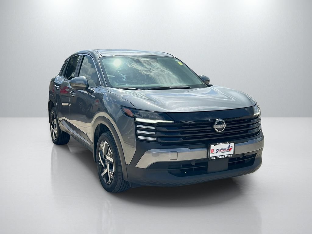 Used 2025 Nissan Kicks SV w/ Charging Package FWD image 3