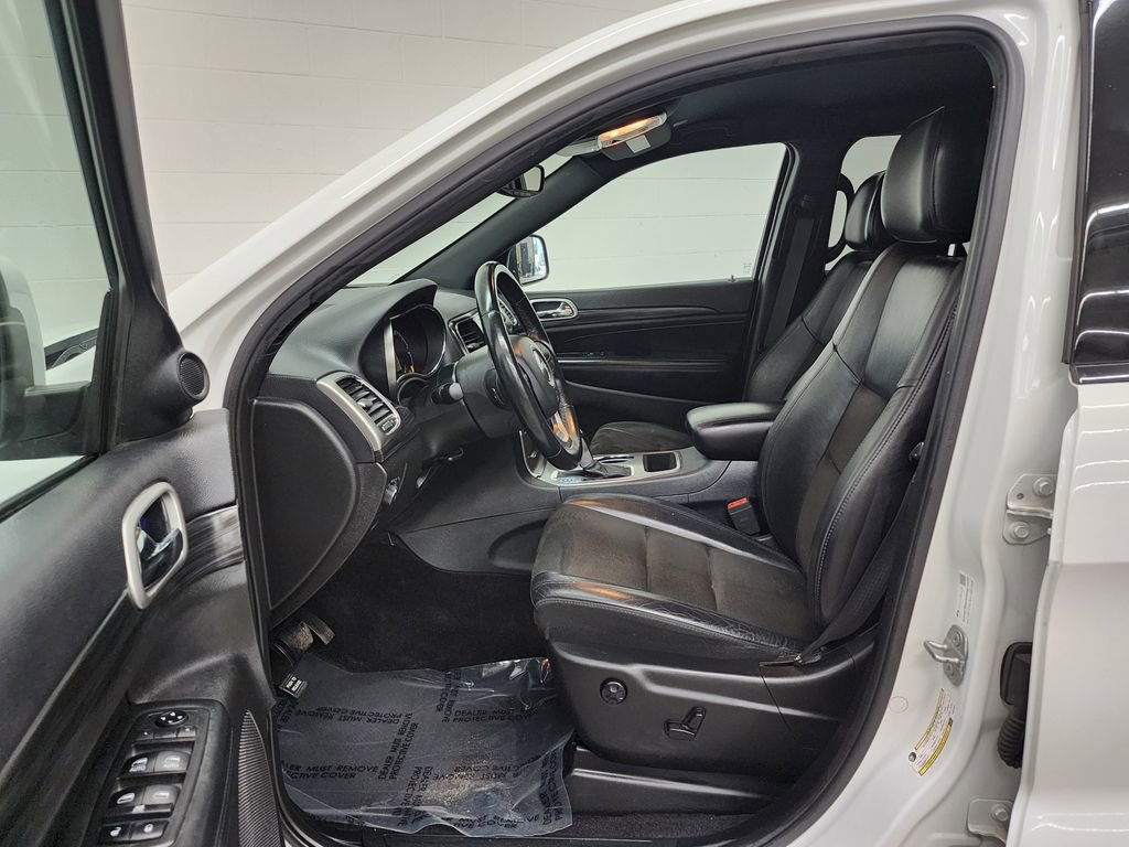 Used 2019 Jeep Grand Cherokee Altitude image 12