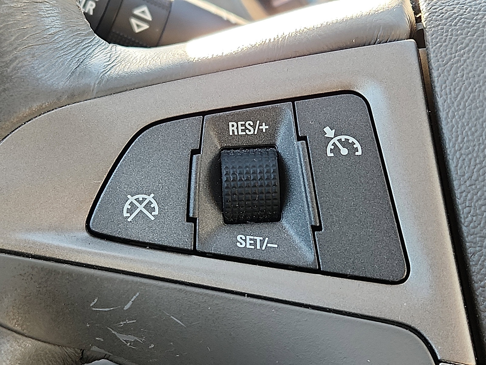 Used 2013 Buick LaCrosse Touring image 22