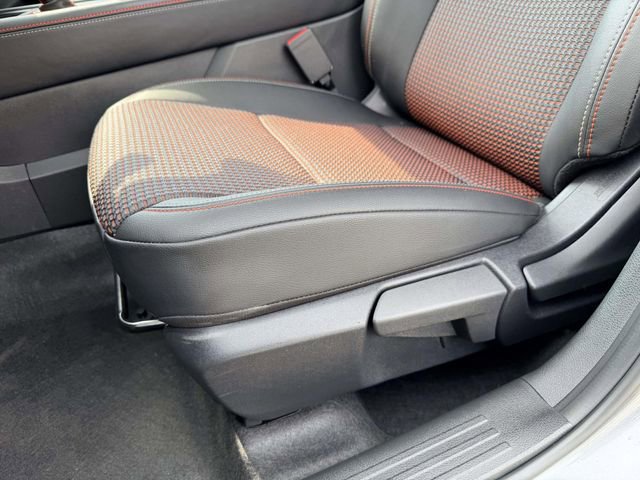 New 2026 Nissan Kicks SR w/ Cold Weather Package FWD image 15