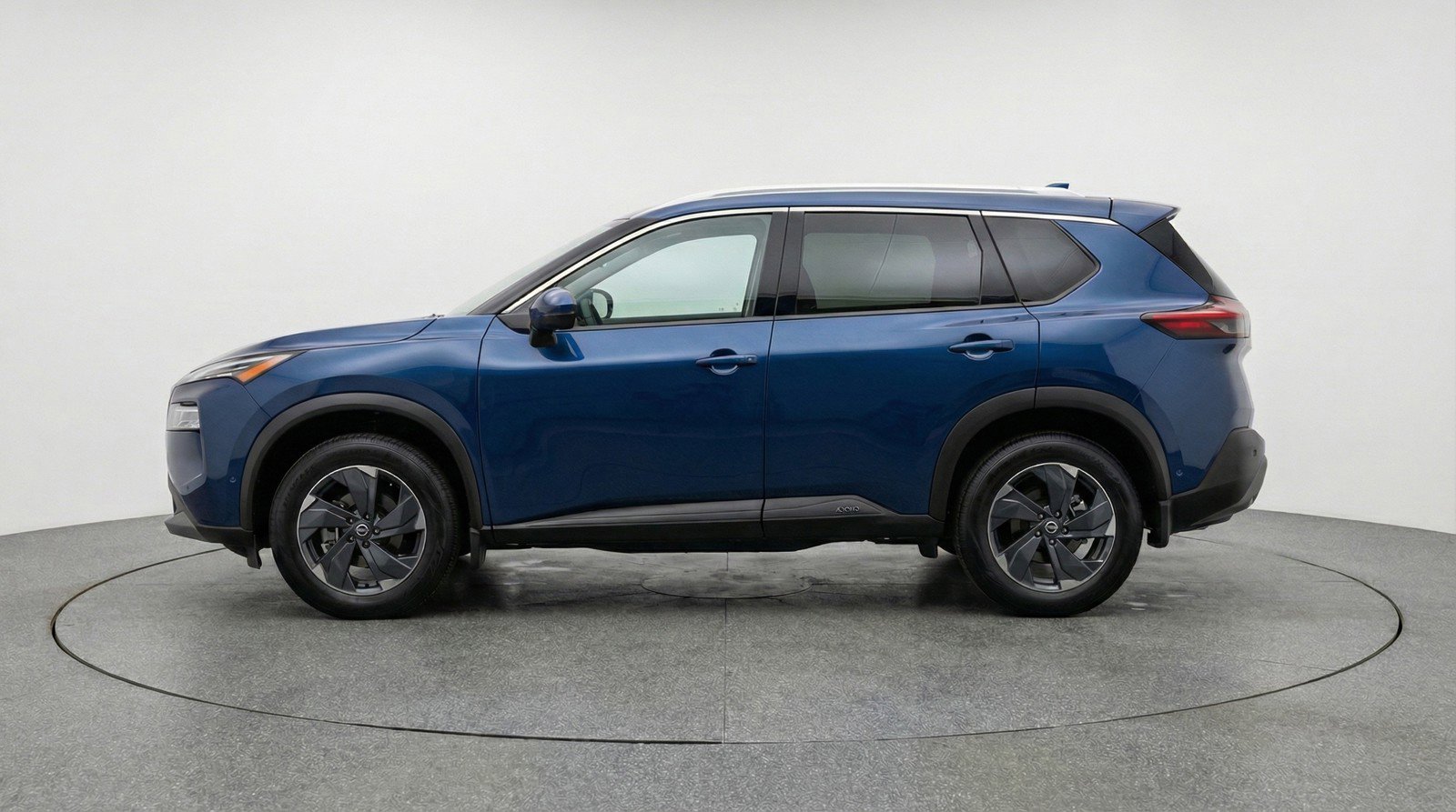 Used 2025 Nissan Rogue SV image 5