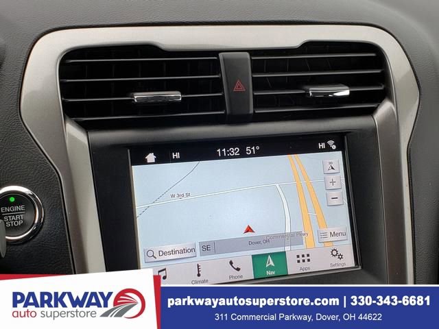 Used 2019 Ford Fusion SE FWD image 21