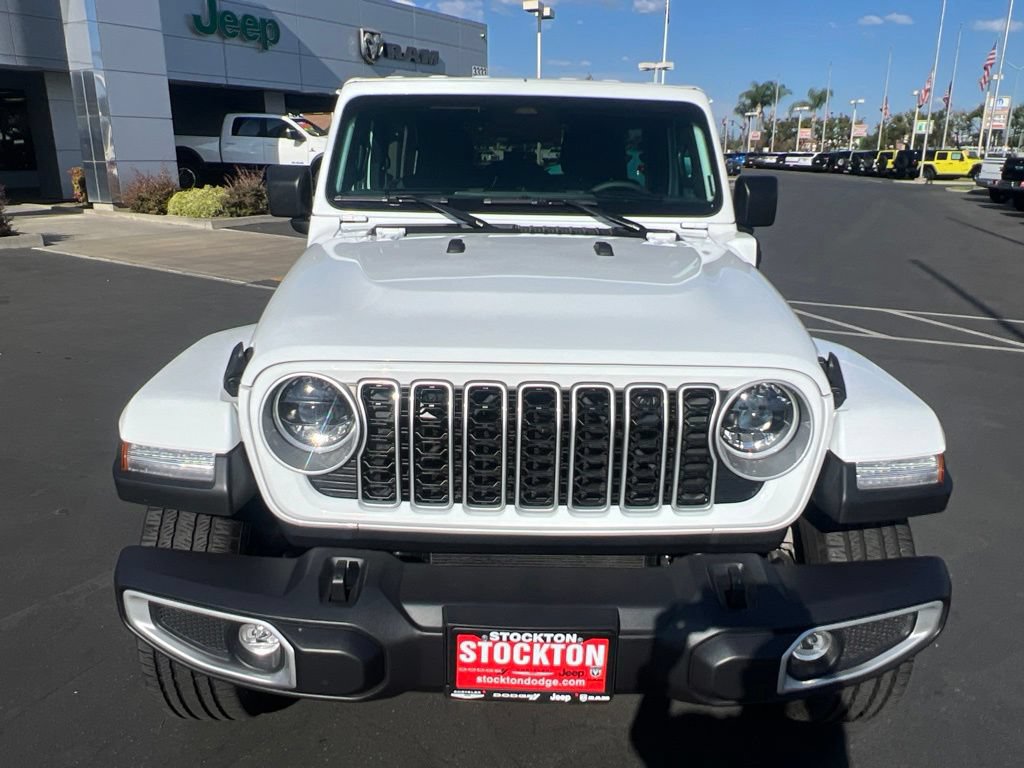 Used 2025 Jeep Wrangler Unlimited Sahara AWD/4WD image 4