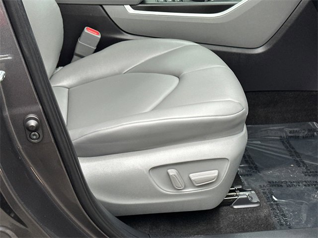 Certified 2024 Toyota Highlander XLE image 13