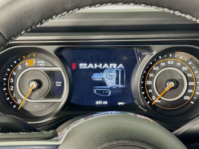 Used 2025 Jeep Wrangler Unlimited Sahara AWD/4WD image 15
