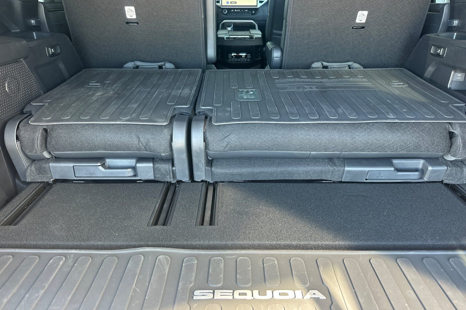 New 2026 Toyota Sequoia Platinum w/ Tow Technology Package AWD/4WD image 18