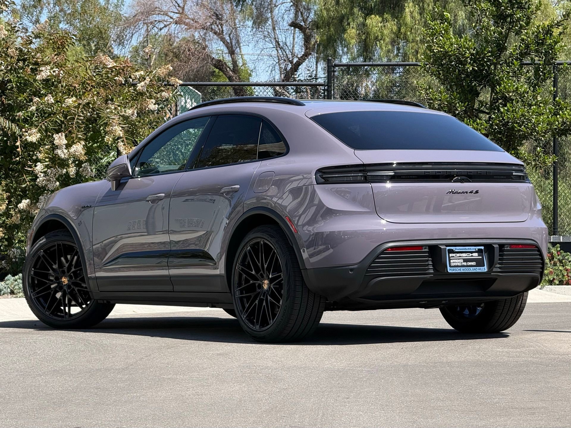 New 2026 Porsche Macan 4S Electric AWD/4WD image 3