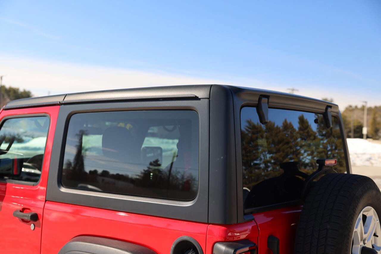 Used 2020 Jeep Wrangler Sport image 32