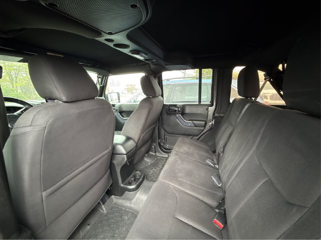 Used 2018 Jeep Wrangler Unlimited Sport S AWD/4WD image 32